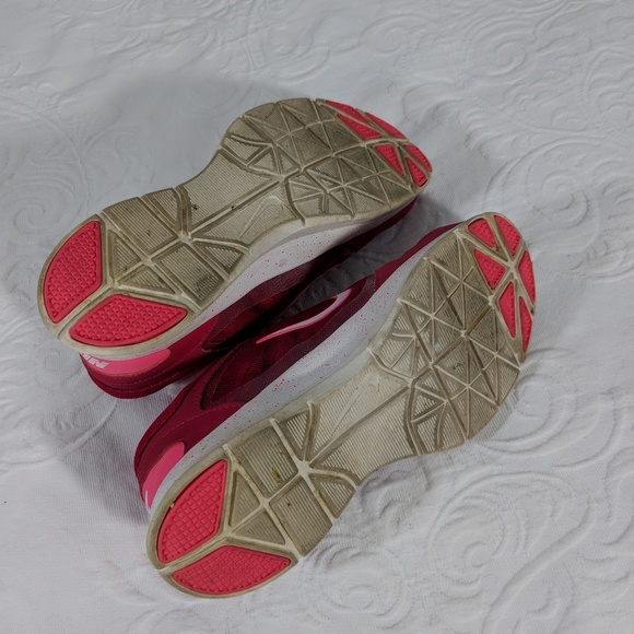 nike pink platform